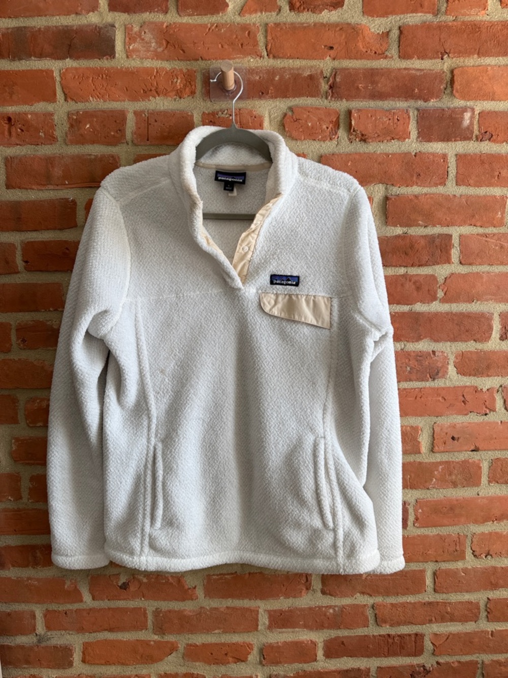 Patagonia Women’s Cream Fleece Pullover with Tan Pocket Trim